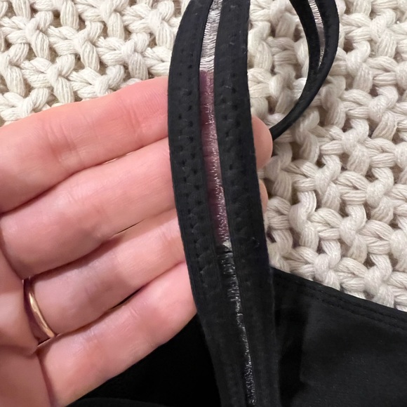 Lululemon sports bra - Picture 3 of 3